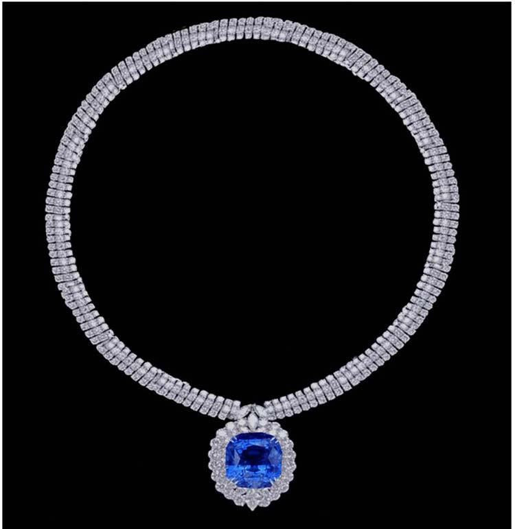 Gorgeous 88.67 Carats Blue Sapphire & White Diamonds Platinum Necklace Pendant