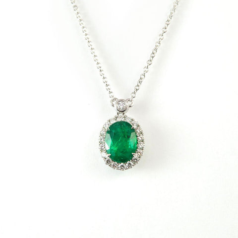 7.50 Carats Emerald With Diamonds Pendant Necklace With Chain