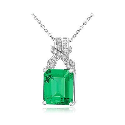 14K Gold White 12.40 Carats Emerald And Diamonds Pendant Necklace