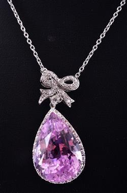 22.75 Carats Women Pear Cut Pink Kunzite With Diamond Necklace Pendant White Gold